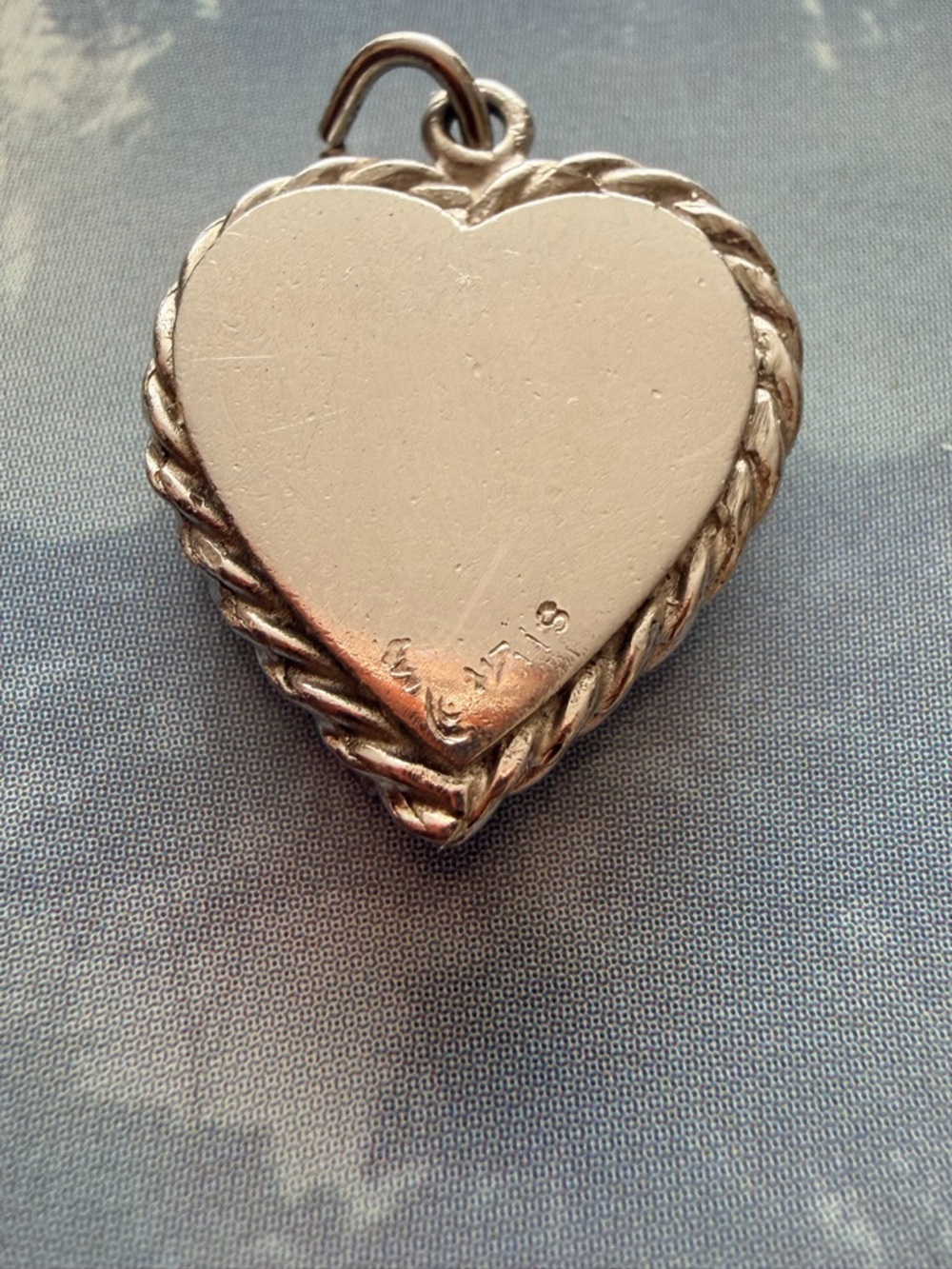 Sterling Silver Heart, opens, Rope Edge Pendant Charm
